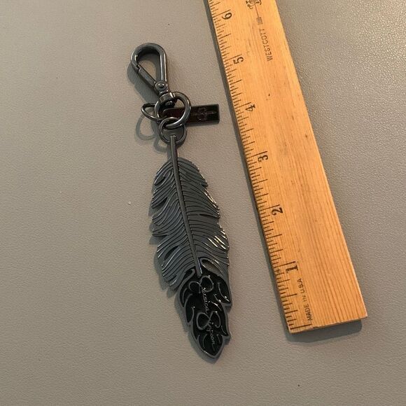Metal Feather Keychain  - Picture 2 of 5
